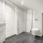 Apartment Penthouse In Heart Of - 4br 2 Bath *