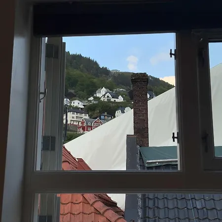 Penthouse In Heart Of - 4br 2 Bath Διαμέρισμα Μπέργκεν