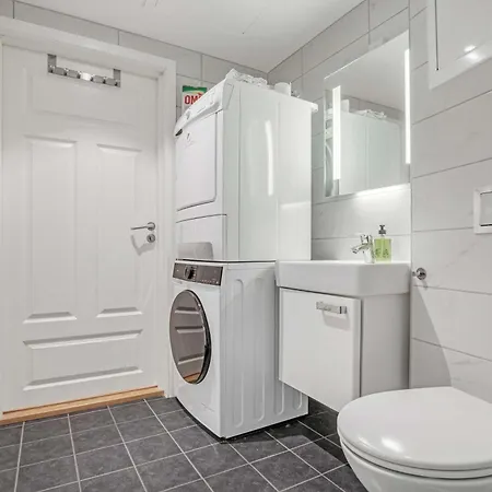 Penthouse In Heart Of - 4br 2 Bath