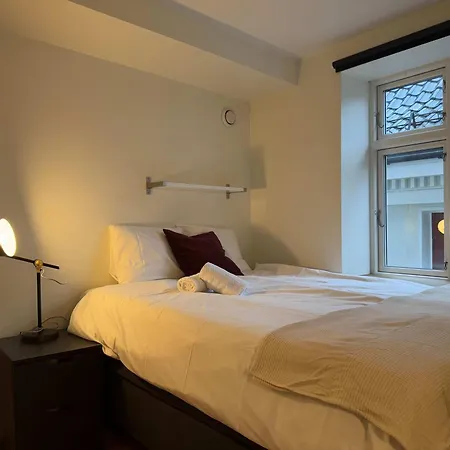 Penthouse In Heart Of - 4br 2 Bath Appartement