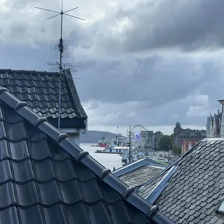 Penthouse In Heart Of - 4br 2 Bath Appartement Bergen