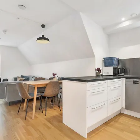 Penthouse In Heart Of - 4br 2 Bath * Bergen