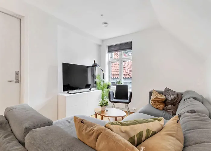 Leilighet Penthouse In Heart Of - 4br 2 Bath