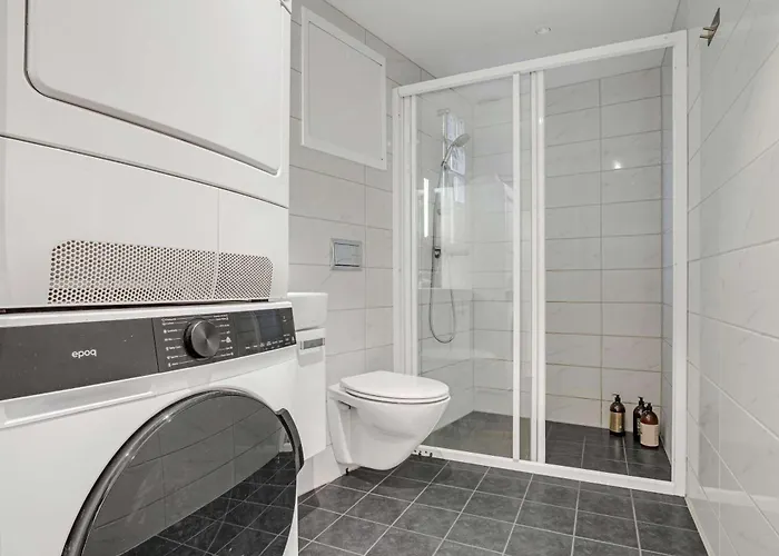 Penthouse In Heart Of - 4br 2 Bath *