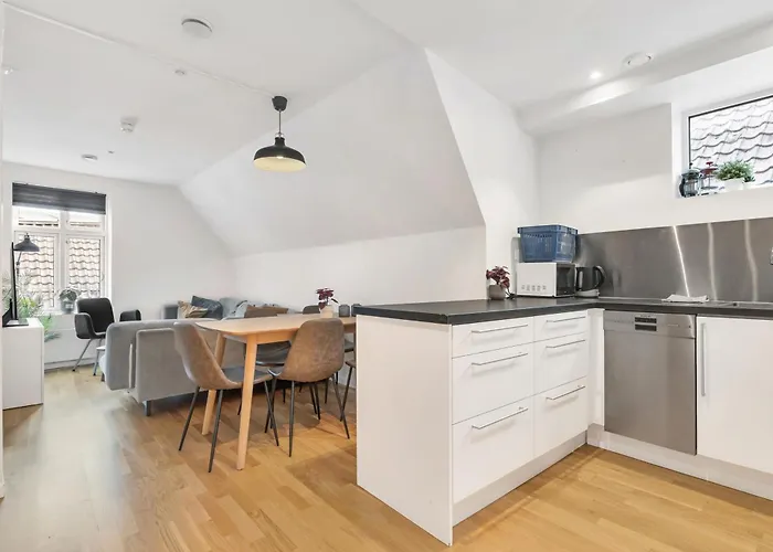 Penthouse In Heart Of - 4br 2 Bath * Bergen